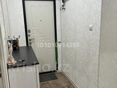 3-комнатная квартира · 70 м² · 1/5 этаж, 12-й мкр 42 — ТРК Актау за 210 000 〒