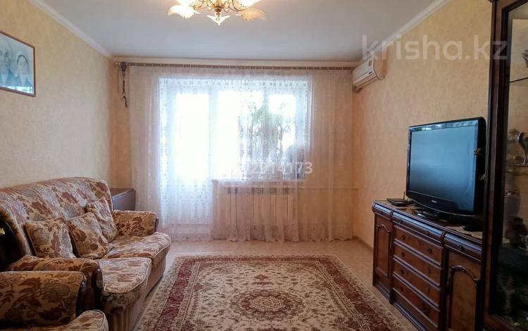 3-комнатная квартира, 60 м², 5/5 этаж, мкр 8 283/4 — Бр Жубановых 101 стр бригада