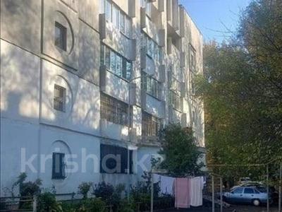 1-комнатная квартира, 44 м², 2/5 этаж, Жандосова за 28 млн 〒 в Алматы, Ауэзовский р-н