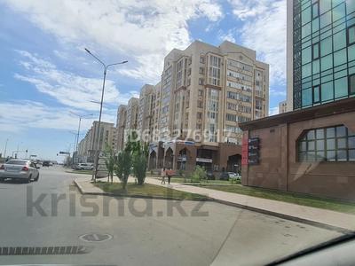3-комнатная квартира, 180 м², 8/10 этаж, Нажимеденова 16б за 78 млн 〒 в Астане, Алматы р-н