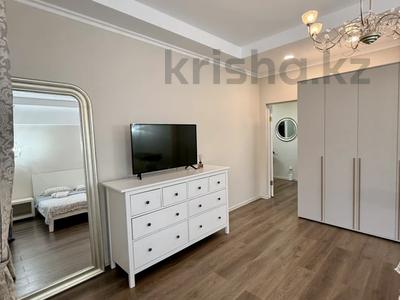 2-бөлмелі пәтер · 76 м² · 8/8 қабат, просп. Алии Молдагуловой 30Б, бағасы: 25 000 〒 в Актобе