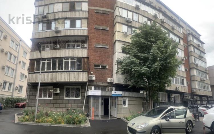 Еркін, кеңселер, дүкендер мен бутиктер, қоймалар, сұлулық салондары, білім орталықтары, ойын-сауық, конференц-залдар, кабинеттер және жұмыс орындары, студиялар · 13 м², бағасы: 140 000 ₸ в Алматы, Алмалинский р-н — фото 2