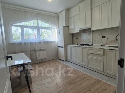Продажа квартир в Алматы: 2-комнатная квартира · 60 м² · 3/9 этаж, мкр Аксай-4 99 — Small, Halyk Bank , Kaspi.kz,Сункар Медицинский центр за 37 млн 〒 2-комнатная квартира · 60 м² · 3/9 этаж, мкр Аксай-4 99 — Small, Halyk Bank , Kaspi.kz,Сункар Медицинский центр за 37 млн 〒 в Алматы, Ауэзовский р-н