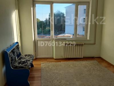 Продажа квартир в Кызылординской обл.: 1-комнатная квартира · 33.4 м² · 2/5 этаж, Амангельды 2 — Одежда за 7.5 млн 〒 1-комнатная квартира · 33.4 м² · 2/5 этаж, Амангельды 2 — Одежда за 7.5 млн 〒 в