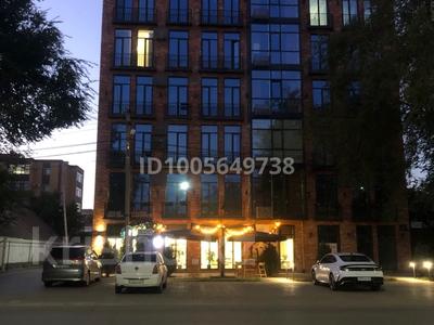 2-комнатная квартира · 54.1 м² · 5/7 этаж, Маншук Маметовой за ~ 24.3 млн 〒 в Уральске, мкр Школьник