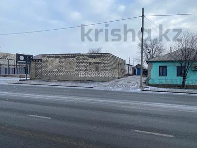 Отдельный дом · 4 комнаты · 100 м² · 10 сот., мкр. Алмагуль, Тауман Амандосова 14 — Грибоедова за 26 млн 〒 в Атырау