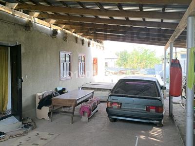 Отдельный дом · 3 комнаты · 55 м² · 5 сот., Асимова 104 — Пересечение улиц смайлова Асимова за ~ 20 млн 〒 в Таразе