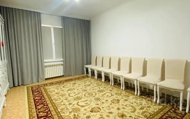 2-комнатная квартира · 73 м² · 10/16 этаж, мкр. Алмагуль 20 за 22 млн ₸ в Атырау — фото 11