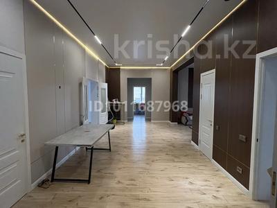 Отдельный дом · 5 комнат · 240 м² · 10 сот., мкр Кунгей 110 — Сейткулова за 85 млн 〒 в Караганде, Казыбек би р-н