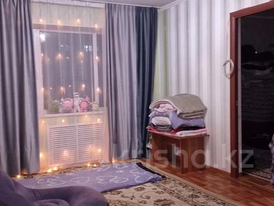 3-комнатная квартира · 60 м² · 4/5 этаж, 16-й микрорайон за 20.7 млн ₸ в Шымкенте, Аль-Фарабийский р-н
