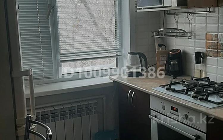 4-бөлмелі пәтер · 60.9 м² · 5/5 қабат, 6 50 82 50 — 10 школы, бағасы: 10.5 млн ₸ в Темиртау — фото 2