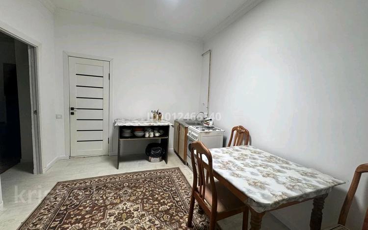 Отдельный дом · 2 комнаты · 60 м², мкр Атырау-2, Алтынемел 11 — Возле садика Галактика за 100 000 ₸ в мкр	Атырау-2 — фото 2