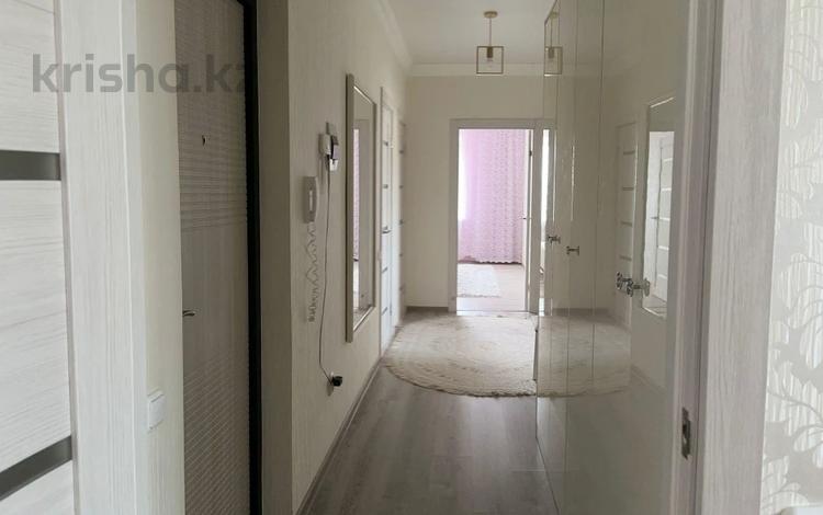 3-бөлмелі пәтер · 90 м² · 4/5 қабат, Чкалова 14/2, бағасы: 49 млн ₸ в Костанае — фото 2