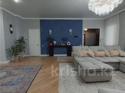 4-комнатная квартира · 100 м² · 2/4 этаж, Бараева — Валиханова/Республика за 50.9 млн ₸ в Астане, р-н Байконур