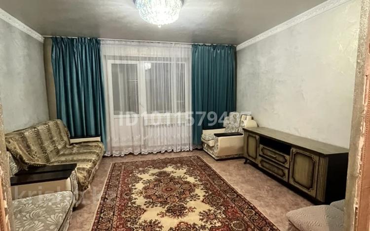 3-комнатная квартира · 67 м² · 4/5 этаж, Юность 10/1 за 170 000 〒 в Семее — фото 2