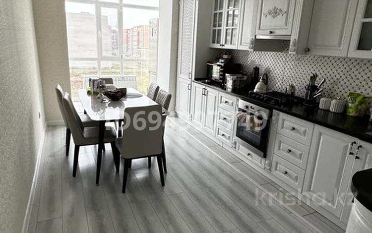 3-комнатная квартира · 90 м² · 5/7 этаж, мкр. Алтын орда, Мкр Батыс 2 49Д за 38 млн 〒 в Актобе — фото 2