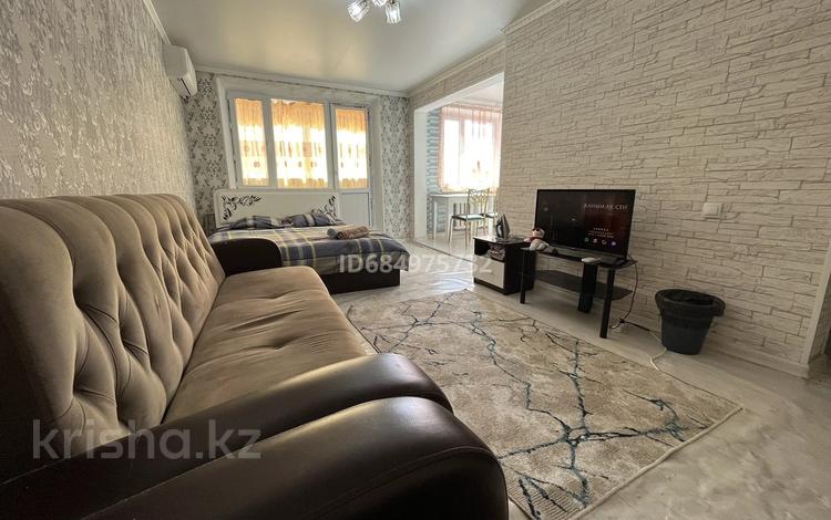 1-бөлмелі пәтер · 35 м² · 4/4 қабат, Муратбаев 36 — Универсам, бағасы: 10 000 ₸ в  — фото 2