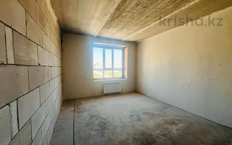 2-бөлмелі пәтер · 63.9 м² · 3/6 қабат, Голубые пруды ш/а., бағасы: 24.5 млн ₸ в Караганде, Алихана Бокейханова р-н — фото 2