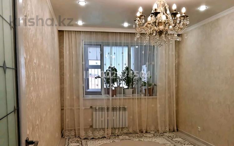 3-комнатная квартира · 70 м² · 5/5 этаж, 26-й мкр 39 — Жолдың бойында за 18 млн ₸ в Актау — фото 2