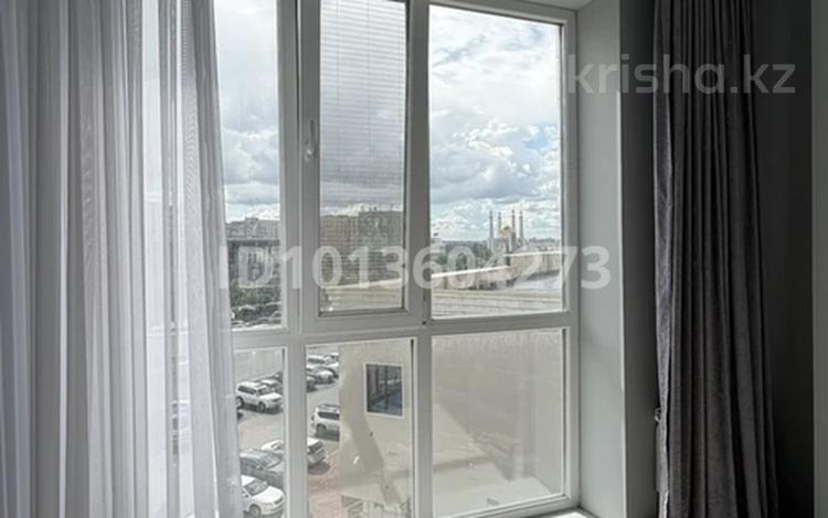 2-комнатная квартира · 94 м² · 4/14 этаж, мкр 11, Аз-Наурыз — Абулхайр-хана за 36 млн ₸ в Актобе — фото 2
