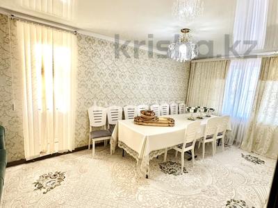 Продажа квартир в Улытауская обл.: 4-комнатная квартира, 89 м², 6/9 этаж, Есенберлина 67А за 31 млн 〒 4-комнатная квартира, 89 м², 6/9 этаж, Есенберлина 67А за 31 млн 〒 в Жезказгане