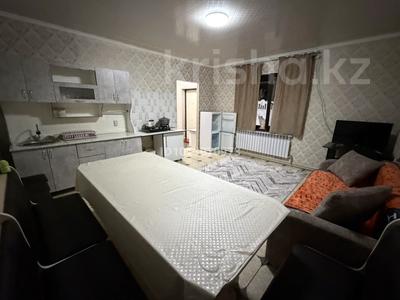 2-бөлмелі пәтер · 55 м², Кабанбай батыра 126, бағасы: 15 000 ₸ в Шу
