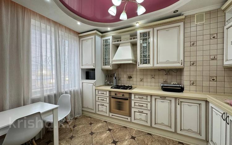 4-бөлмелі пәтер · 130 м² · 9/10 қабат, Микрорайон Наурыз, бағасы: 51 млн ₸ в Костанае — фото 2