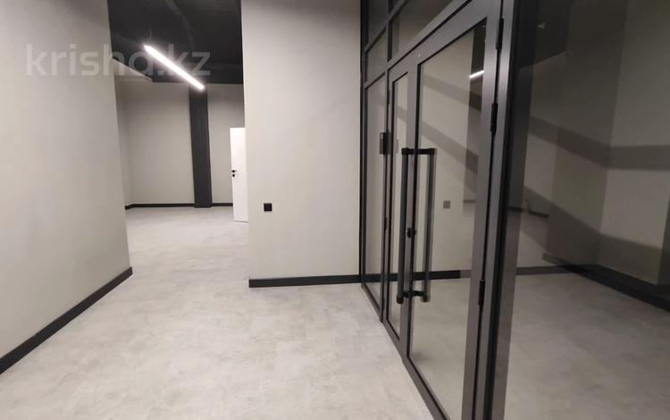 Офисы, кабинеты и рабочие места · 300 м² за 13 000 ₸ в Алматы, Алмалинский р-н — фото 2