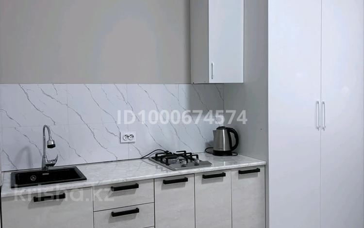 1-комнатная квартира · 60 м² · 1/5 этаж, мкр. Алтын орда 19л за 12 000 ₸ в Актобе — фото 10