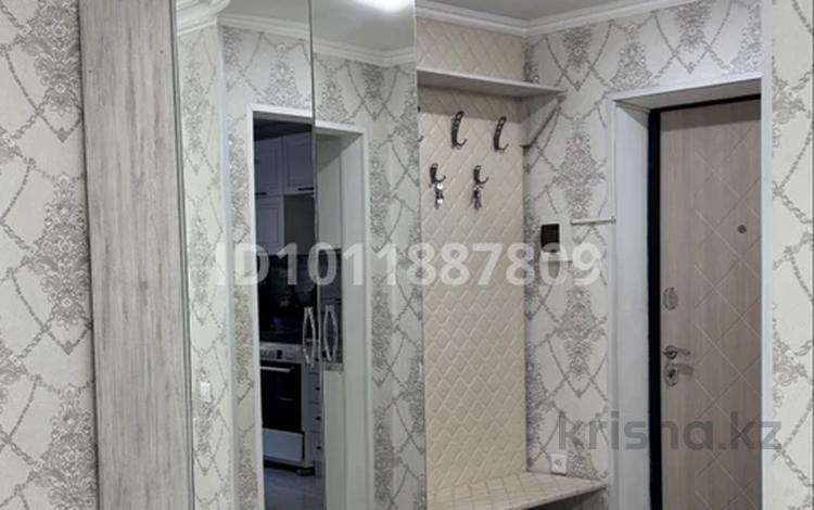 3-бөлмелі пәтер · 65 м² · 3/9 қабат, Ибраева 152, бағасы: 35 млн ₸ в Семее — фото 2