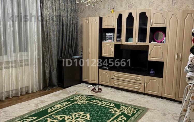 2-бөлмелі пәтер · 65 м² · 5/6 қабат, мкр Кокжиек 56, бағасы: 28.5 млн ₸ в Алматы, Жетысуский р-н — фото 2