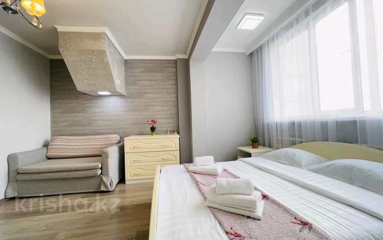 2-комнатная квартира, 70 м², 19/20 этаж посуточно, Розыбакиева 289 — Аль-Фараби Верхняя Мега за 15 000 〒 в Алматы, Бостандыкский р-н — фото 8