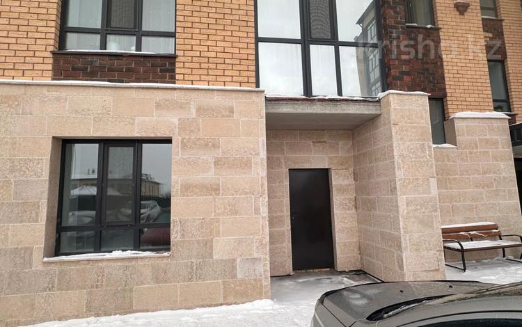 Еркін, кеңселер, дүкендер мен бутиктер, қоймалар, сұлулық салондары, медорталықтар мен дәріханалар, білім орталықтары, ойын-сауық · 69.4 м², бағасы: 30 млн 〒 в Кокшетау — фото 4