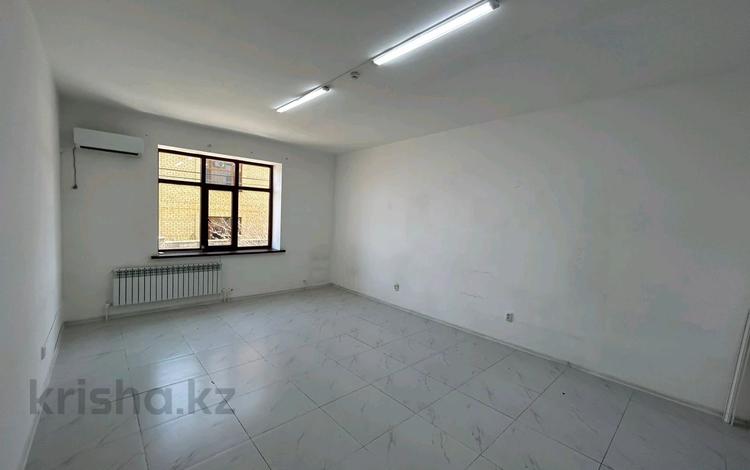 Офисы, магазины и бутики, кабинеты и рабочие места · 31 м² за 160 000 〒 в Талдыкоргане — фото 2