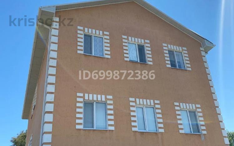 Отдельный дом · 10 комнат · 450 м² · 7 сот., мкр Мунайшы, Неверева 13 за 900 000 〒 в Атырау — фото 2