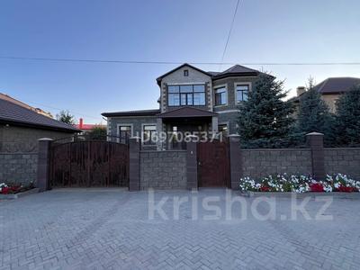 Жеке үй · 7 бөлме · 398.1 м² · 10 жүзд., Старыйаэропорт 12а — За 7-ой поликлиникой, бағасы: 145 млн ₸ в Актобе, мкр Авиагородок