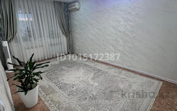 1-комнатная квартира · 35 м² · 5/5 этаж, мкр 8, Гришина 66 за 185 000 ₸ в Актобе — фото 2