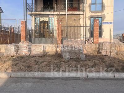 Продажа домов и дачи в Шымкенте: Отдельный дом · 8 комнат · 200 м² · 10 сот., мкр Асар 1598 — Үлкен жар за 57 млн 〒 Отдельный дом · 8 комнат · 200 м² · 10 сот., мкр Асар 1598 — Үлкен жар за 57 млн 〒 в Шымкенте, Абайский р-н