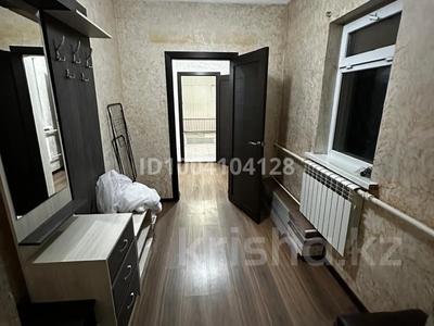 3-бөлмелі пәтер · 228 м² · 1/1 қабат, Тулебаева 23 — Западная, бағасы: 200 000 ₸ в Шу