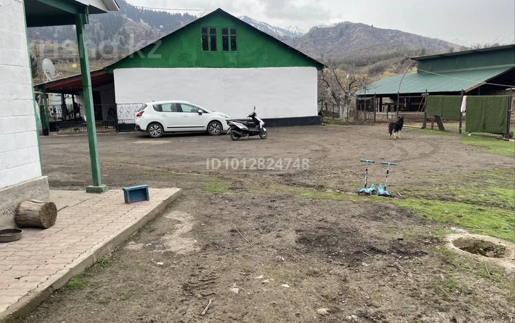 Отдельный дом · 4 комнаты · 160 м² · 17 сот., Макатаев 19 за 200 млн ₸ в  — фото 2