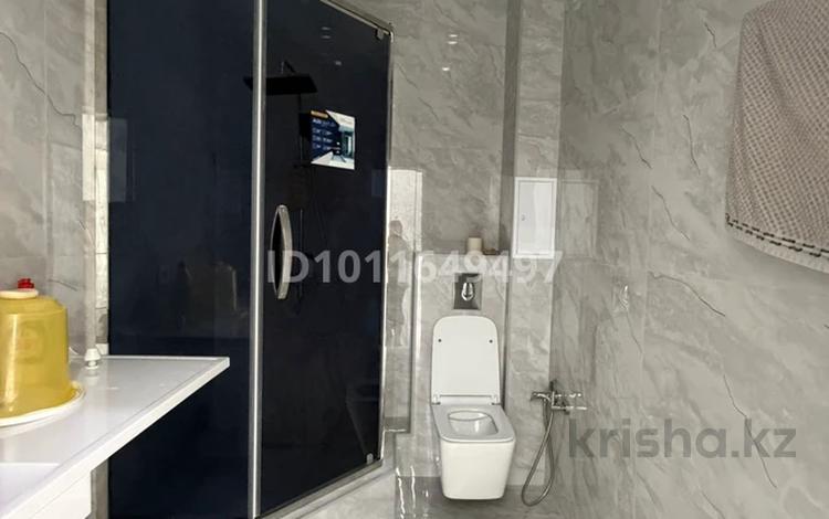 1-комнатная квартира · 50 м² · 2/5 этаж, ул. Ораза Татеулы 100В за 25 млн ₸ в Актобе — фото 2