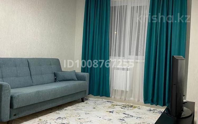 2-комнатная квартира · 60 м² · 8/12 этаж, Шаяхметова 29/2 — Аргынбековп шаяхметова за 270 000 ₸ в Шымкенте — фото 2