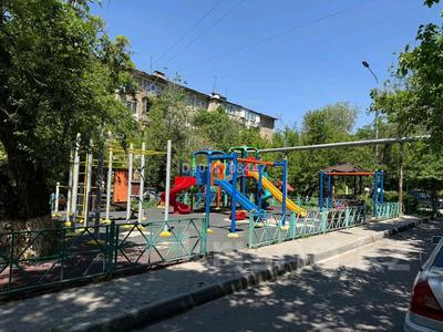 1-комнатная квартира · 31 м² · 4/5 этаж, 12-й микрорайон, Уалиханова — Уалиханова/Сайрамская. за 14.6 млн ₸ в Шымкенте, Енбекшинский р-н