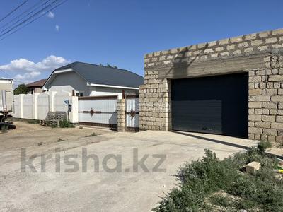 Отдельный дом · 2 комнаты · 80 м² · , мкр Жулдыз-2, Мухамбет Чукеева 53 за 24 млн ₸ в Атырау