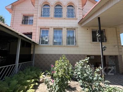 Отдельный дом · 7 комнат · 345.8 м² · 8 сот., мкр Дубок-2 29 за 270 млн ₸ в Алматы, Ауэзовский р-н