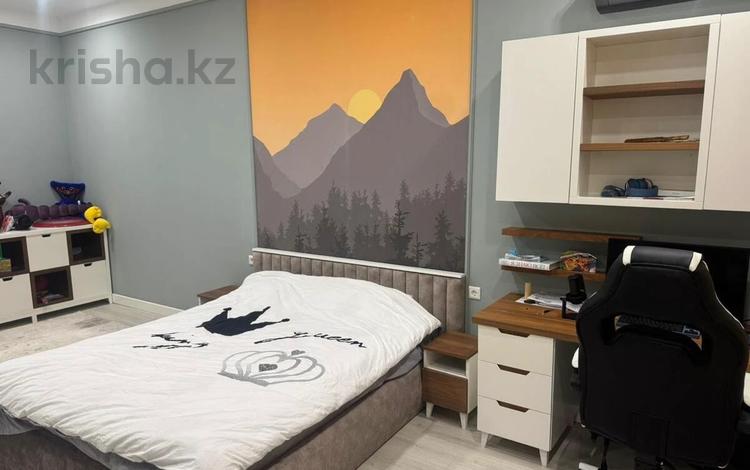 4-бөлмелі пәтер · 200 м² · 2/3 қабат, Аскарова 55/1, бағасы: 450 млн ₸ в Алматы, Наурызбайский р-н — фото 2