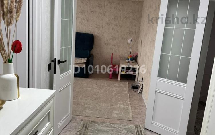 2-бөлмелі пәтер · 56 м² · 5/9 қабат, Карагайлы 43, бағасы: 25 млн ₸ в Семее — фото 9