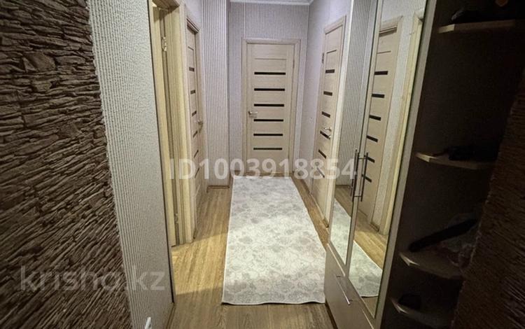 3-комнатная квартира · 70 м² · 1/3 этаж, Пушкина 106 — Район площади Абая за 250 000 ₸ в Семее — фото 2