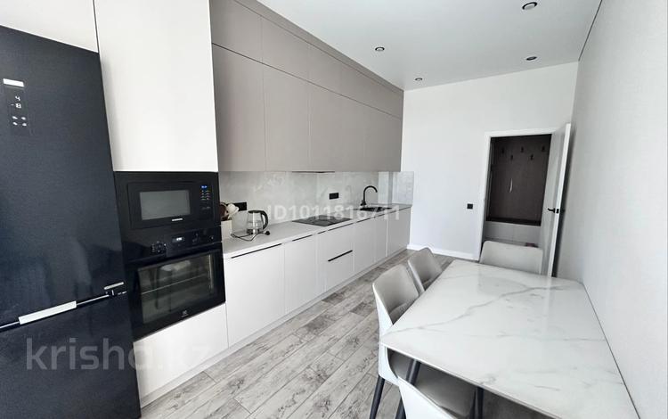 3-бөлмелі пәтер · 89.5 м² · 7/10 қабат, Муканова 9/3, бағасы: 60 млн ₸ в Караганде, Казыбек би р-н — фото 2