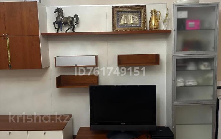 3-комнатная квартира · 130 м² · 2/9 этаж, Желтоксан 1 за 500 000 ₸ в Астане, Сарыарка р-н — фото 2